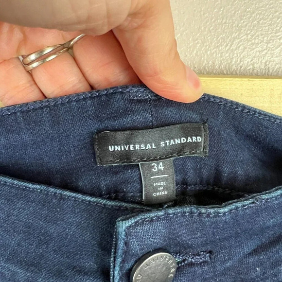 Universal Standard Bae Denim Jean Shorts Size 34 6X Dark Indigo Blue Bermuda - Picture 4 of 10